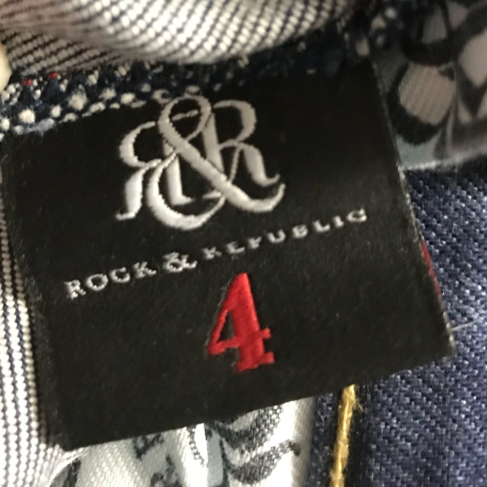 Rock & Republic Roth Jeans. Size 4 - Picture 2 of 8